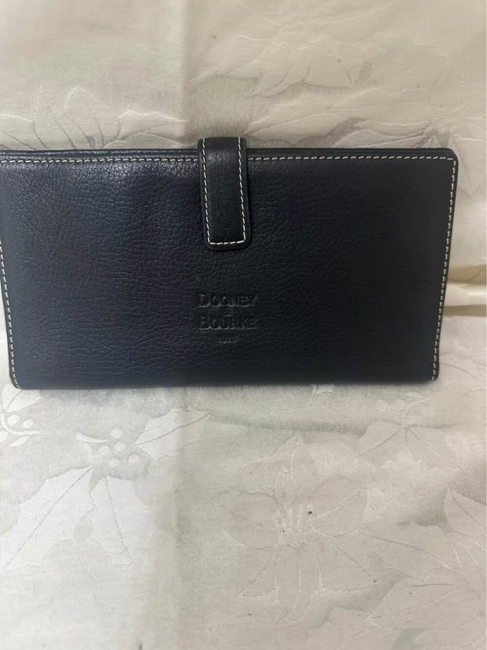 Pre-loved Dooney & Bourke Black Leather  Wallet. B-309